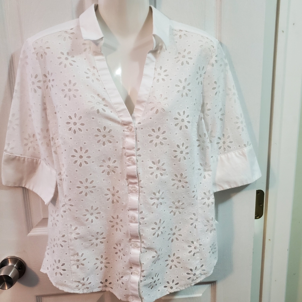 White daisy top